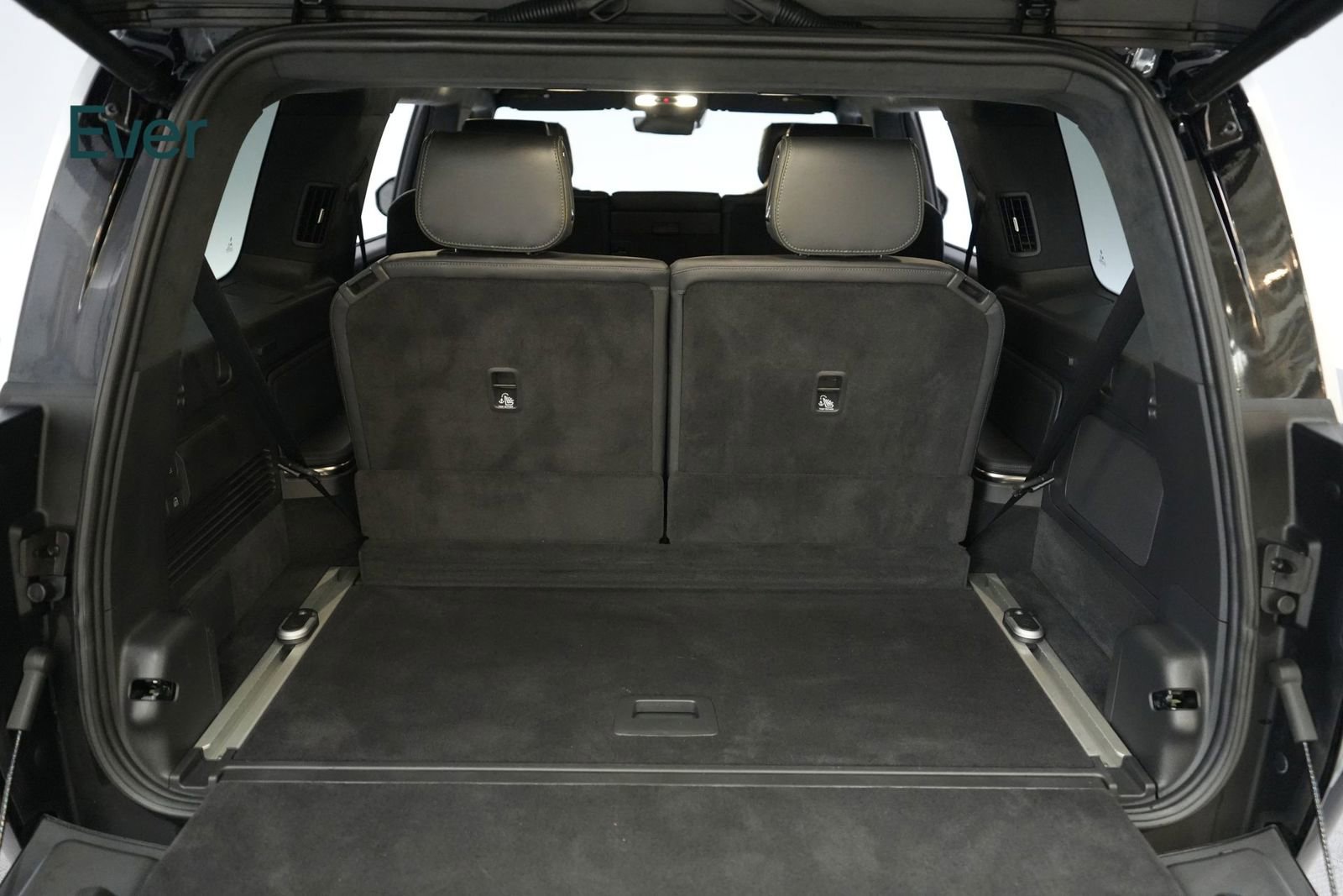 Used 2024 Rivian R1S Adventure image 8