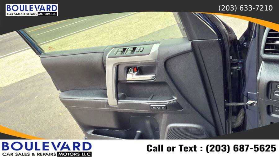 Used 2014 Toyota 4Runner Limited image 25