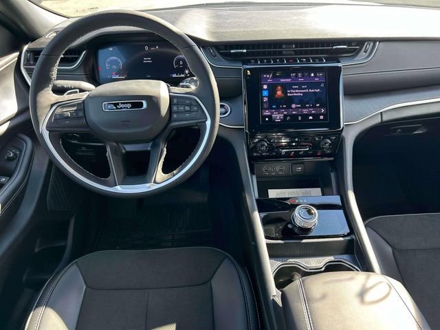 New 2025 Jeep Grand Cherokee L Altitude AWD/4WD image 14