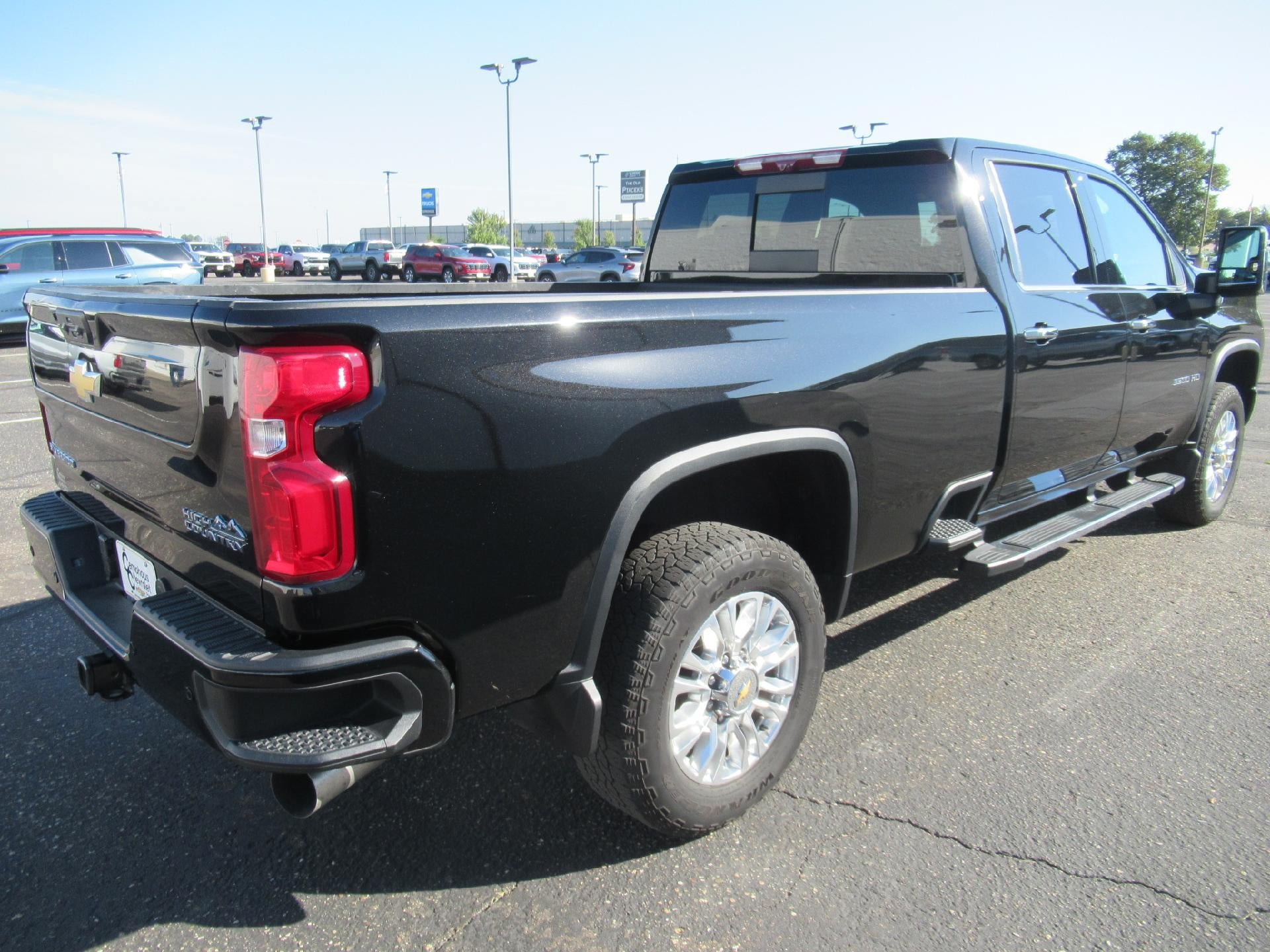 Certified 2023 Chevrolet Silverado 3500 High Country w/ Technology Package AWD/4WD image 5