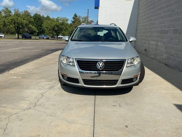Used 2010 Volkswagen Passat Komfort FWD image 5