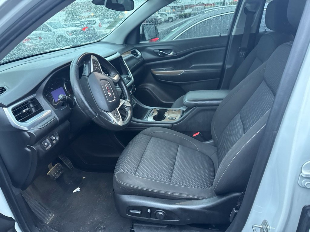 Used 2020 GMC Acadia SLE w/ Driver Convenience Package FWD image 5