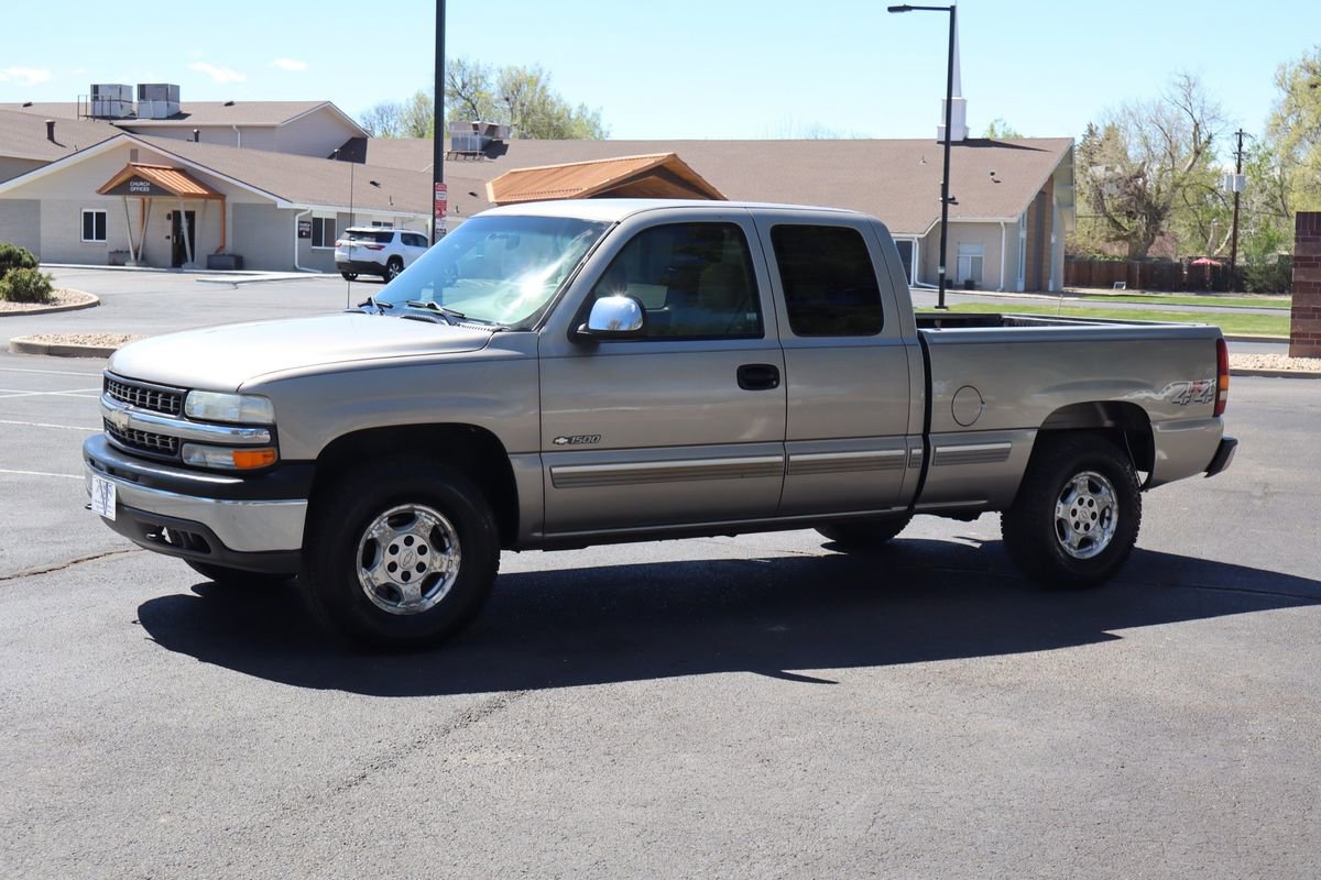 Used 2002 Chevrolet Silverado 1500 LS w/ Heavy Duty Suspension Pkg AWD/4WD image 11