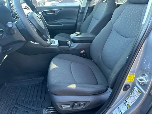 Used 2022 Toyota RAV4 XLE image 24