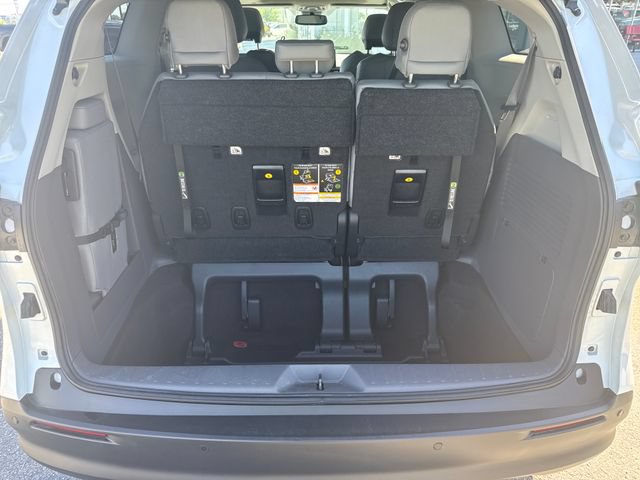 Used 2023 Toyota Sienna XLE FWD image 22