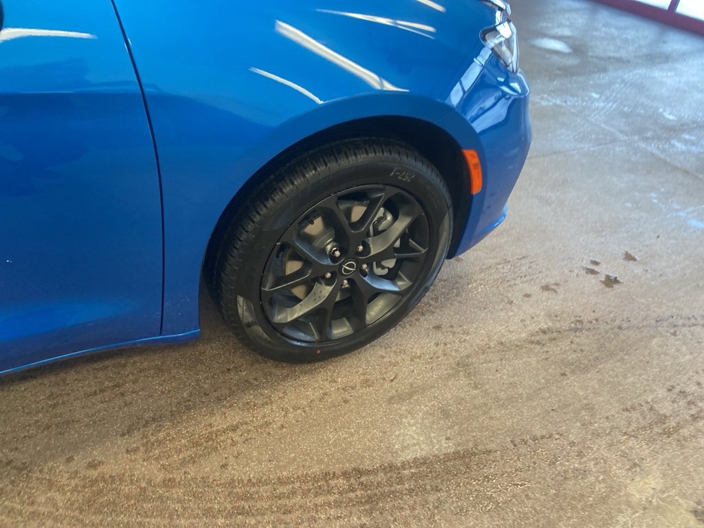 New 2026 Chrysler Pacifica Select image 17