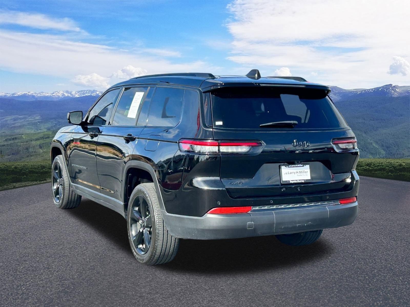 Used 2024 Jeep Grand Cherokee L Altitude image 3