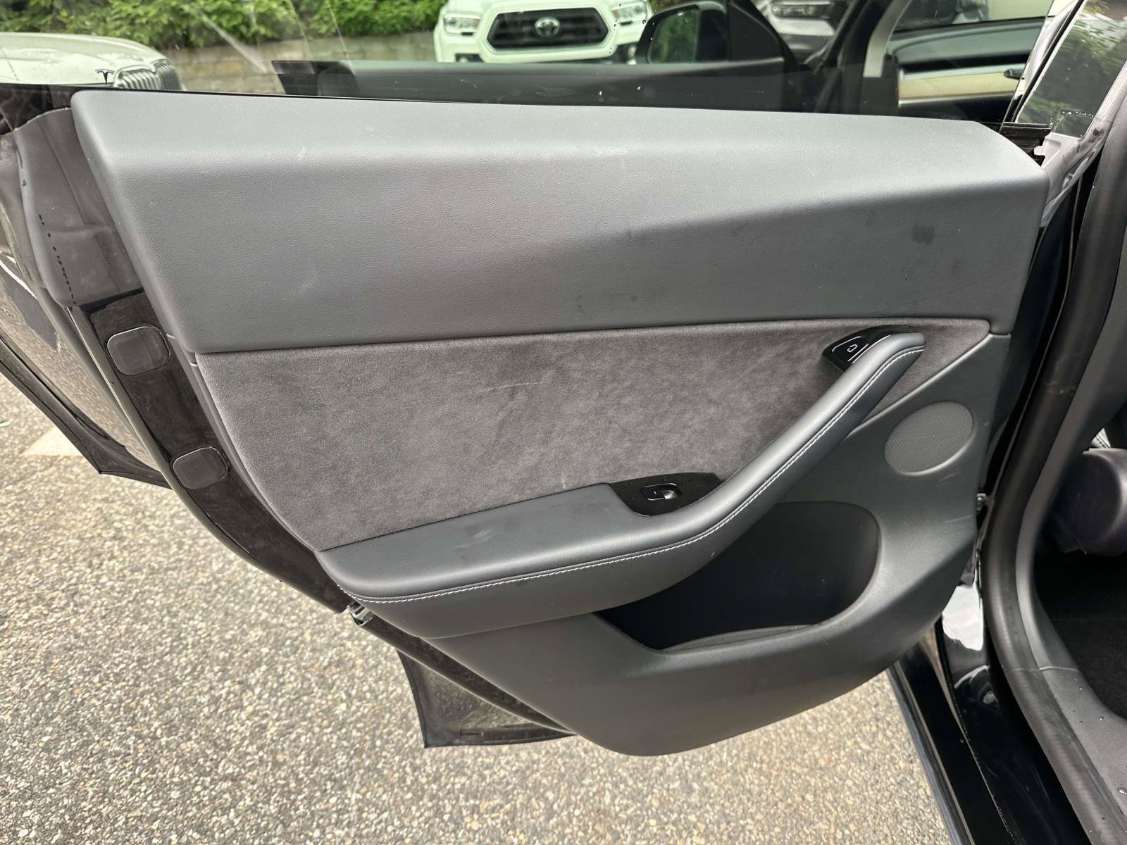 Used 2021 Tesla Model Y Long Range AWD/4WD image 18
