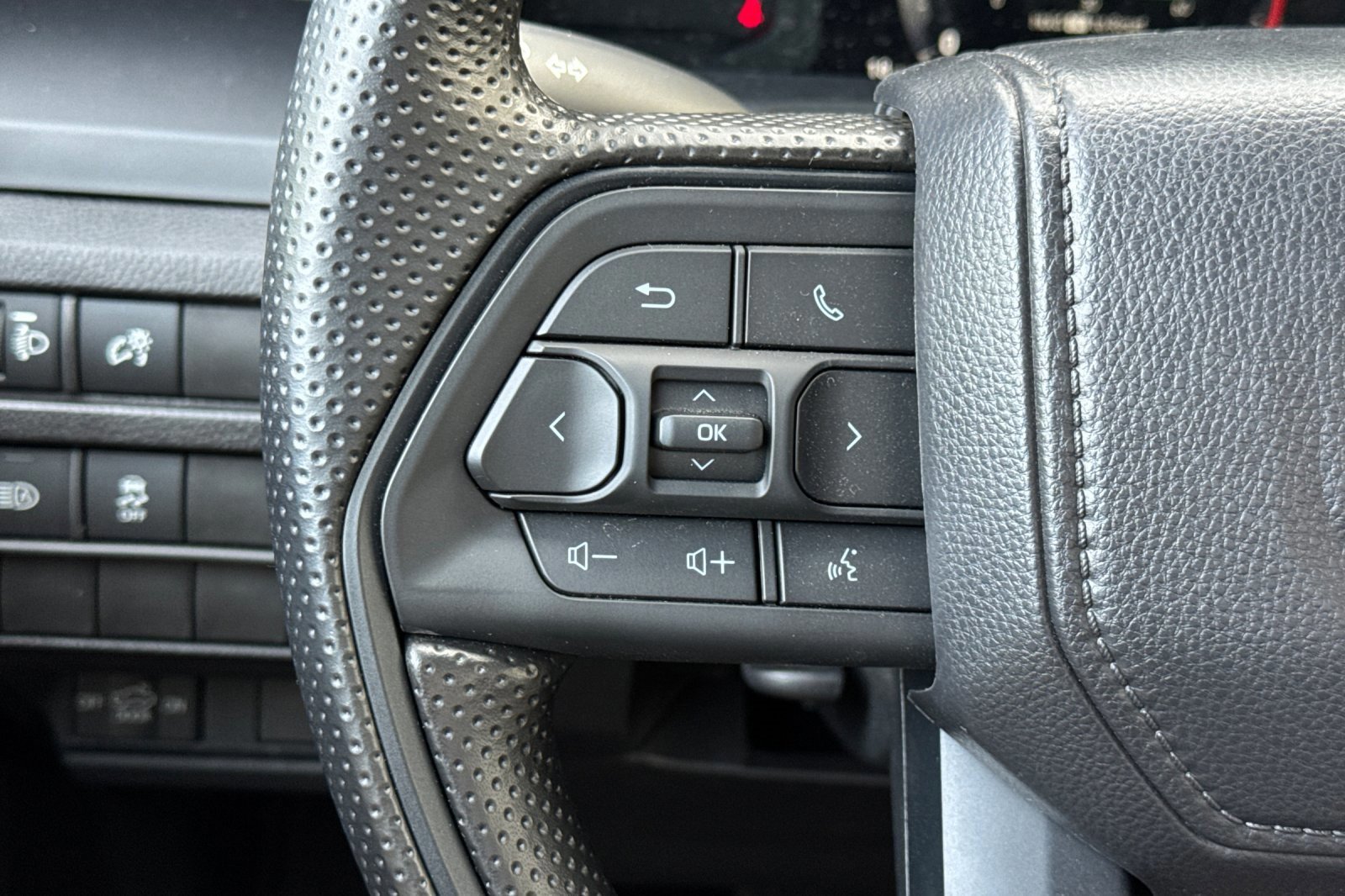 New 2025 Toyota Tacoma SR image 24