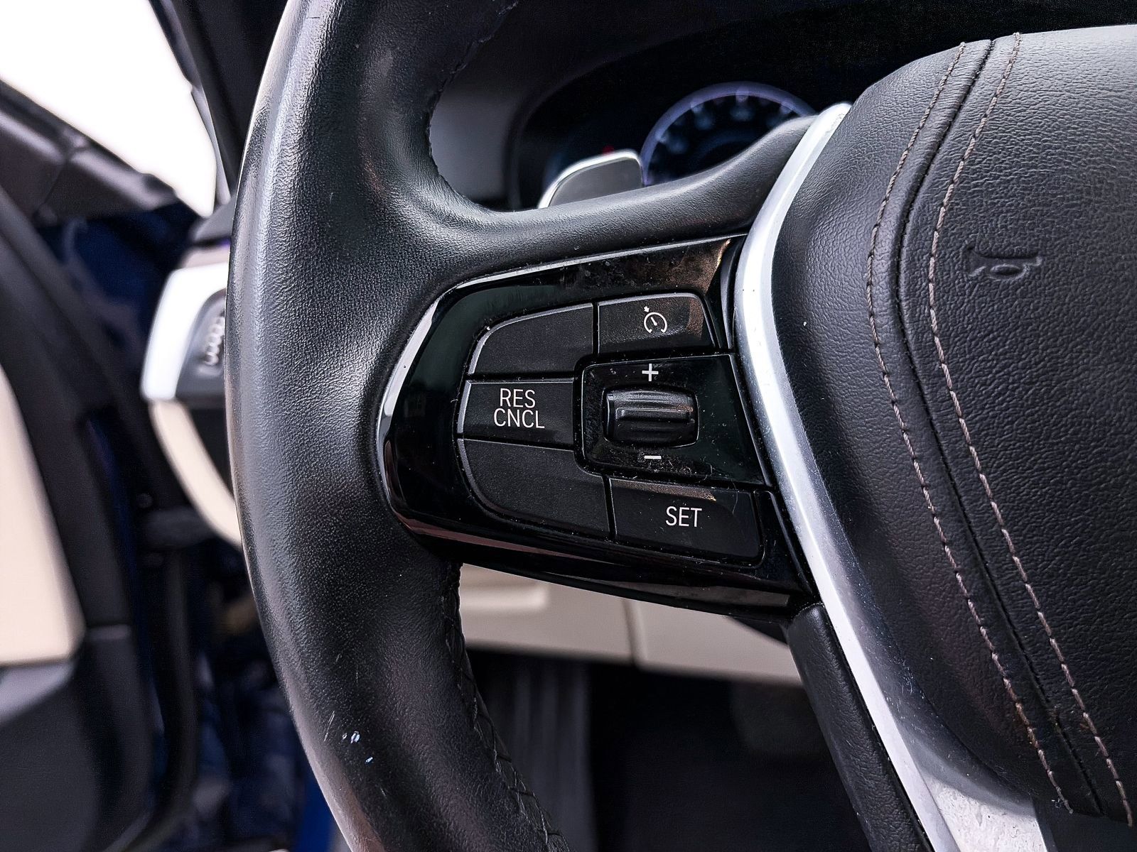 Used 2019 BMW 540i w/ Executive Package image 27