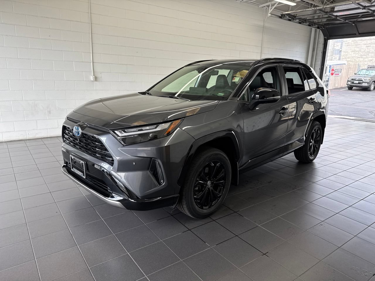Used 2024 Toyota RAV4 XSE w/ Advanced Technology Package AWD/4WD image 4