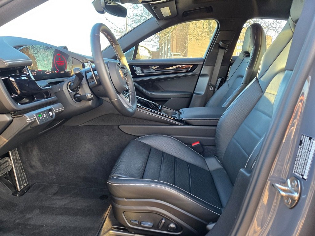 Used 2025 Porsche Panamera 4 image 20