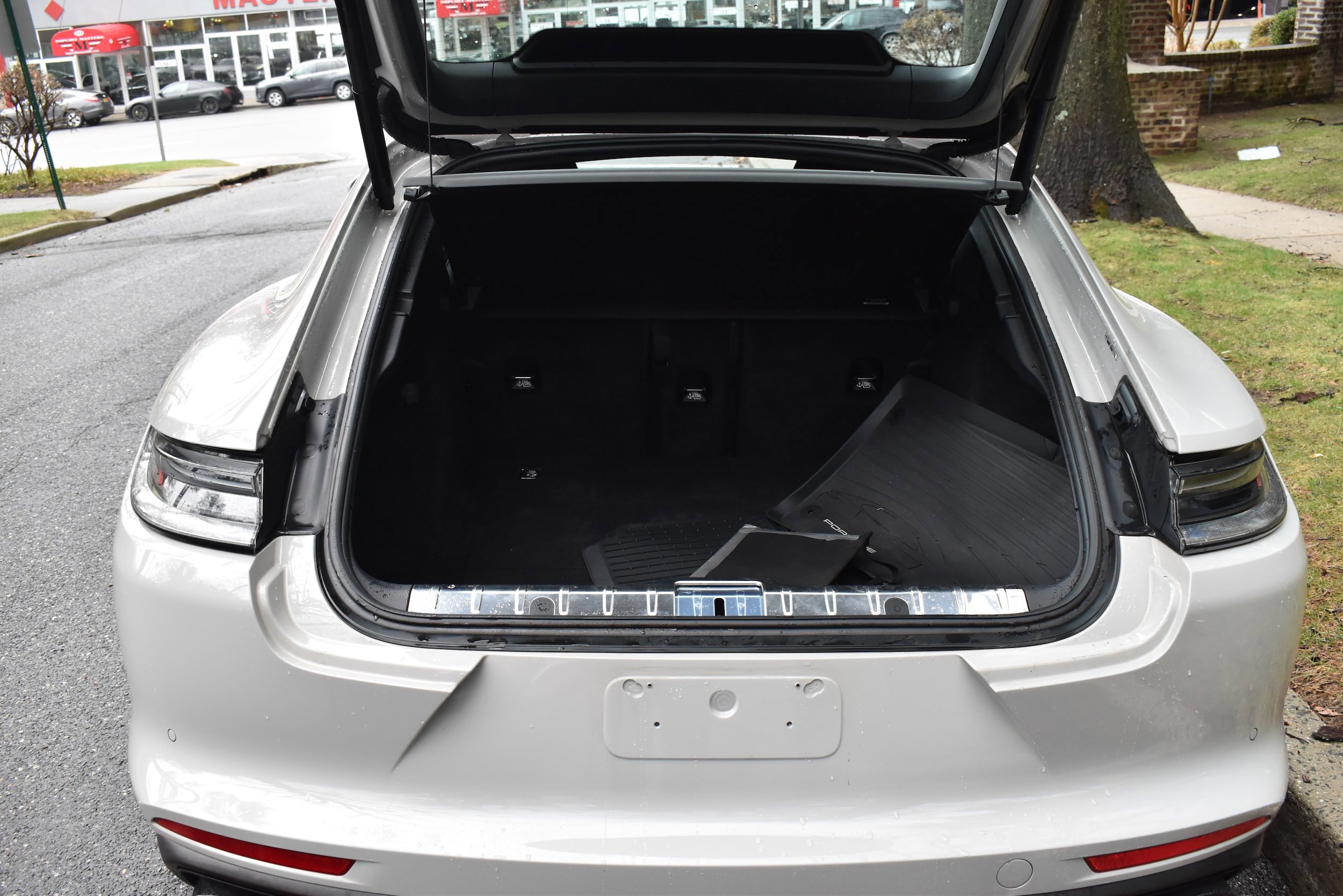 Used 2023 Porsche Panamera 4 Platinum Edition image 17