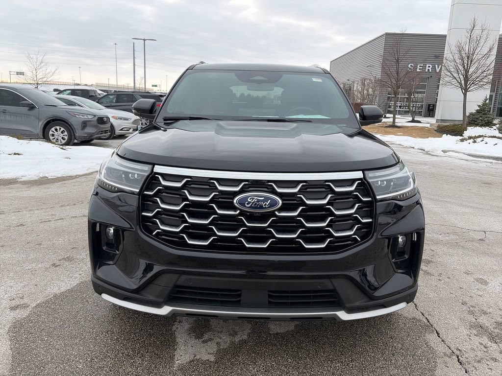 Used 2025 Ford Explorer Platinum AWD/4WD image 2