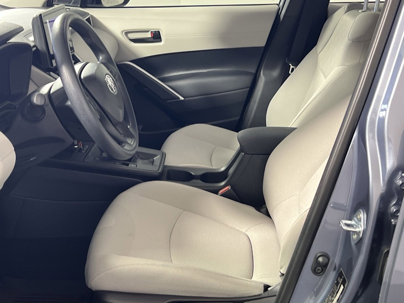 Used 2026 Toyota Corolla Cross L image 13