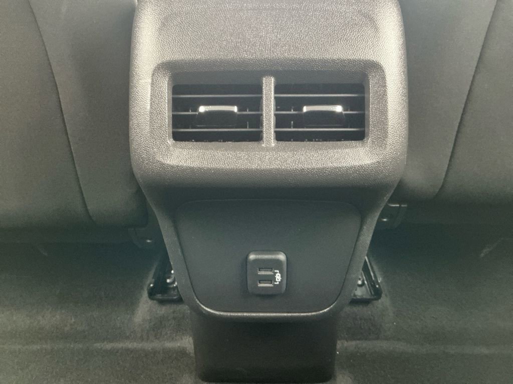 Used 2024 Chevrolet Equinox LT image 19