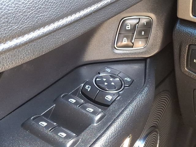 Used 2019 Ford Expedition XLT w/ Equipment Group 202A AWD/4WD image 27
