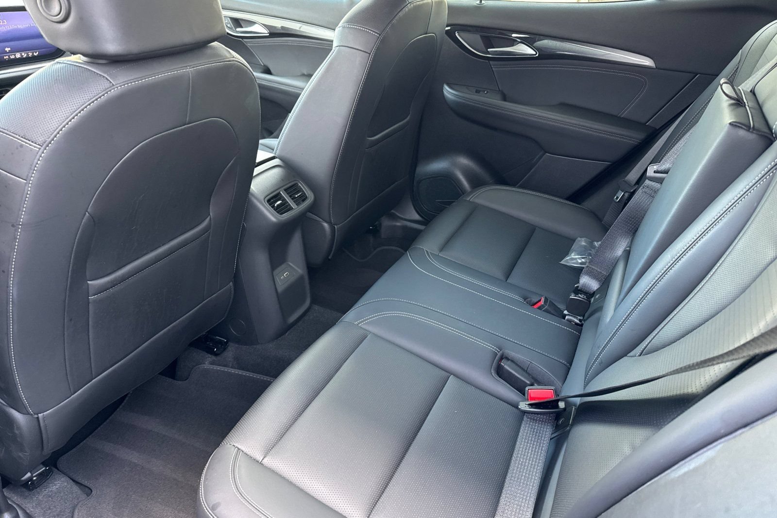 Used 2024 Buick Envision Preferred AWD/4WD image 13