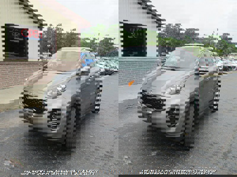 Used 2017 Kia Sportage LX image 4