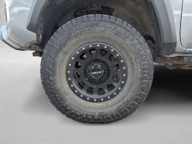 Used 2019 Toyota Tacoma TRD Off-Road image 9