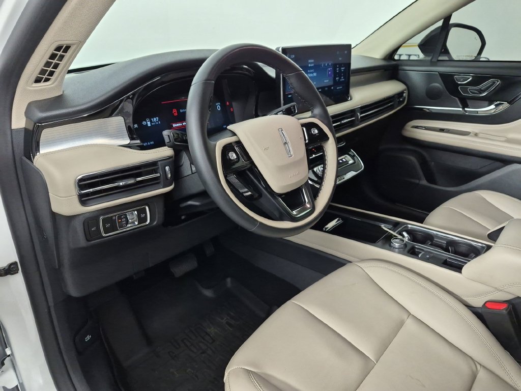 Used 2025 Lincoln Corsair FWD image 17