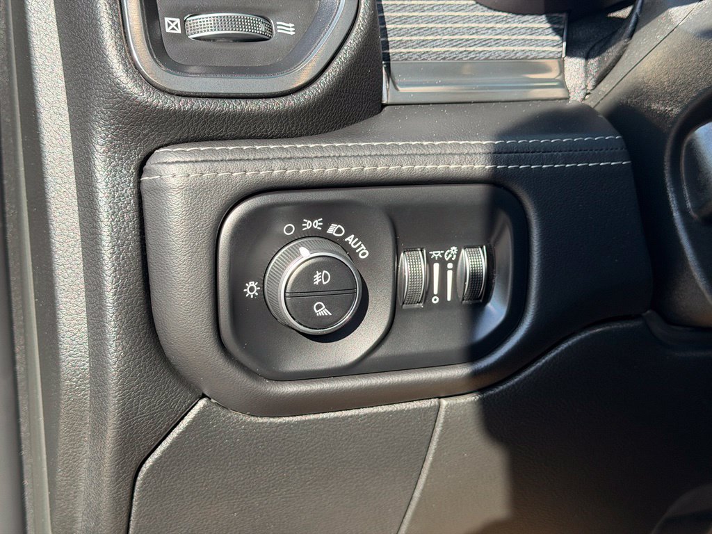 Used 2020 RAM 2500 Limited AWD/4WD image 23