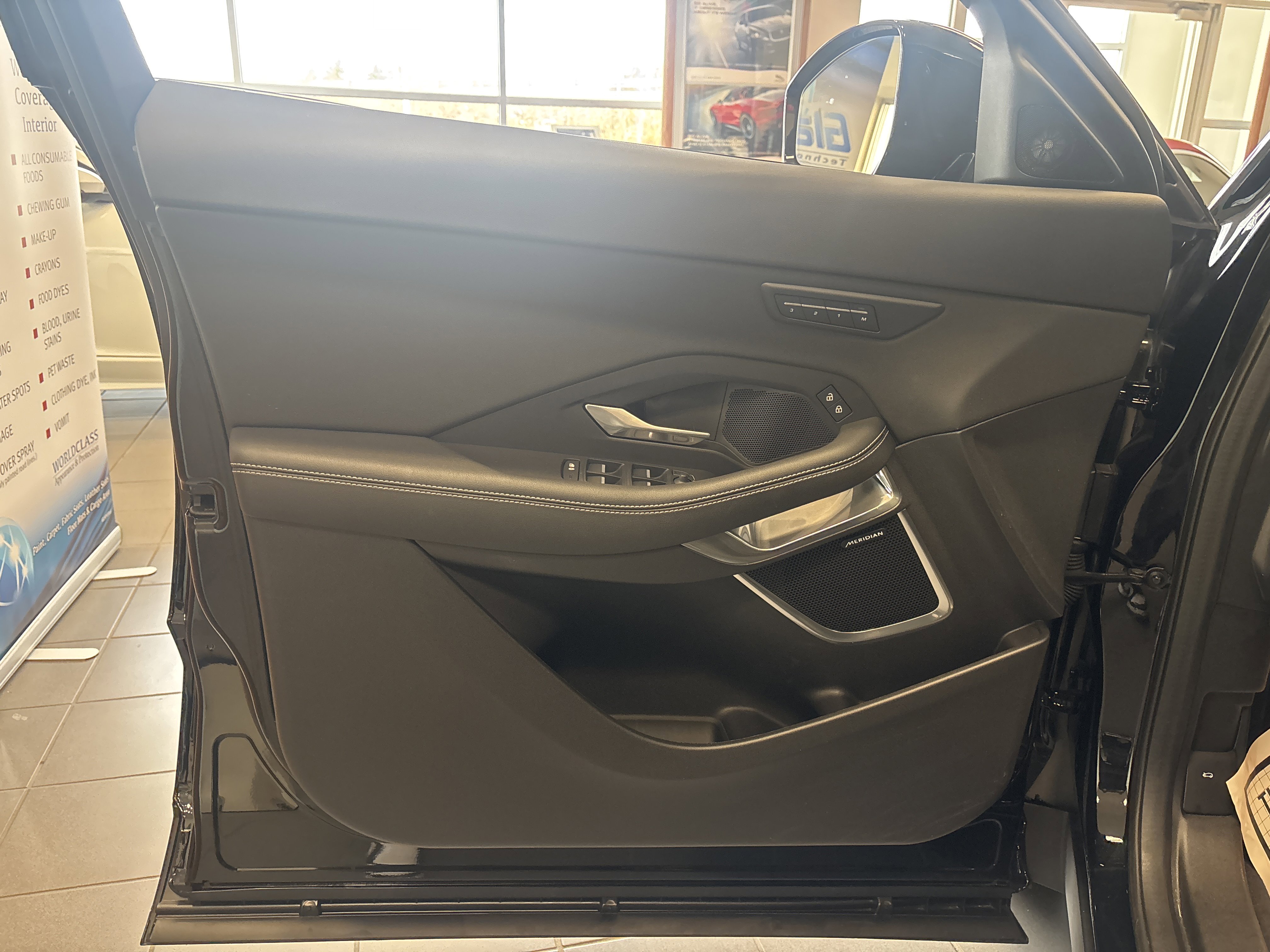 Used 2024 Jaguar E-PACE R-Dynamic SE image 10