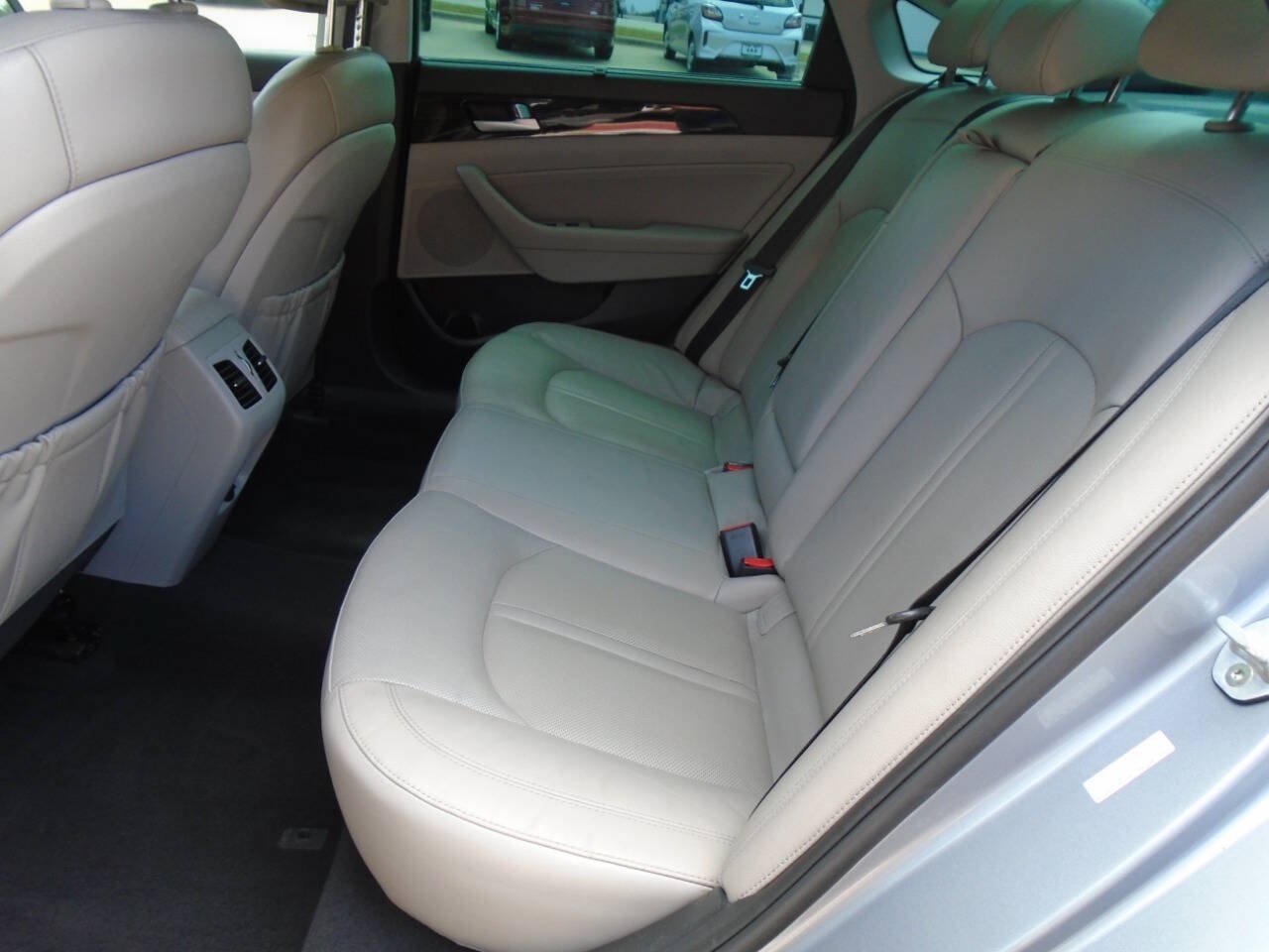 Used 2016 Hyundai Sonata Limited w/ Option Group 02 FWD image 10