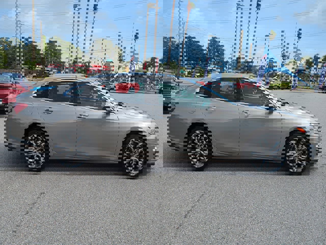 Used 2024 Chevrolet Malibu LT image 3