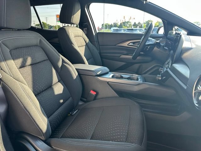 Used 2025 Chevrolet Equinox EV LT w/ Comfort Package FWD image 13