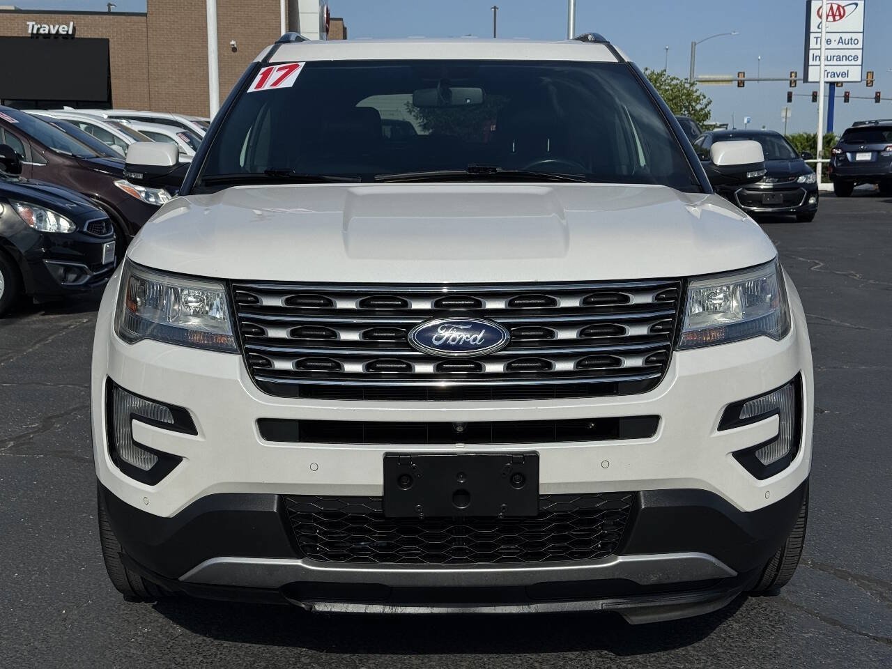 Used 2017 Ford Explorer Limited FWD image 2