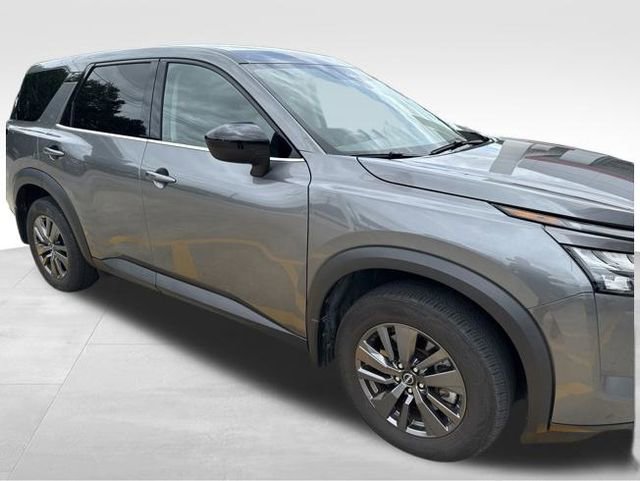 Used 2023 Nissan Pathfinder S FWD image 9