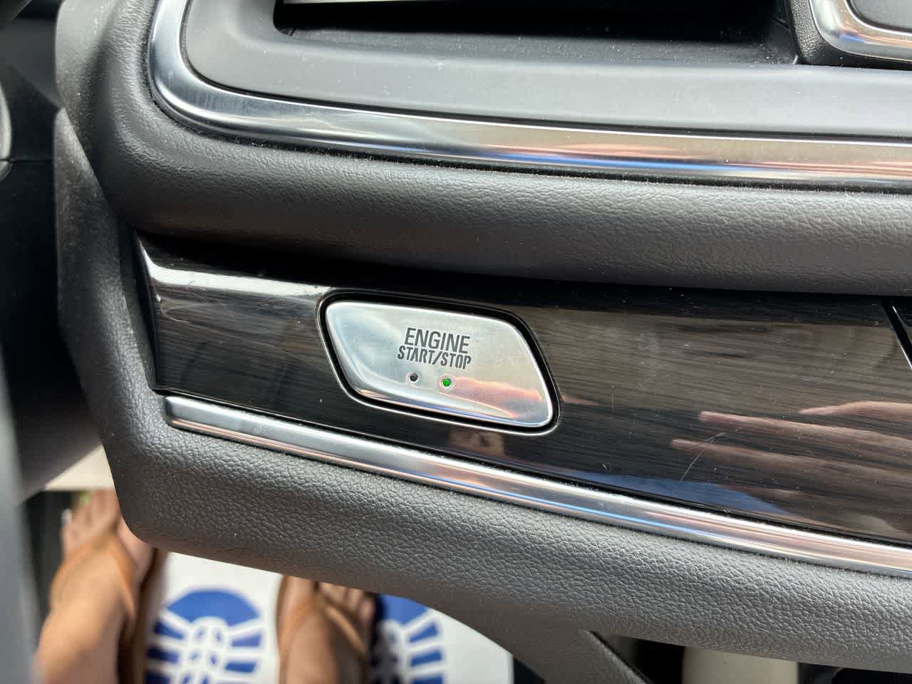 Used 2024 Buick Enclave Essence image 16