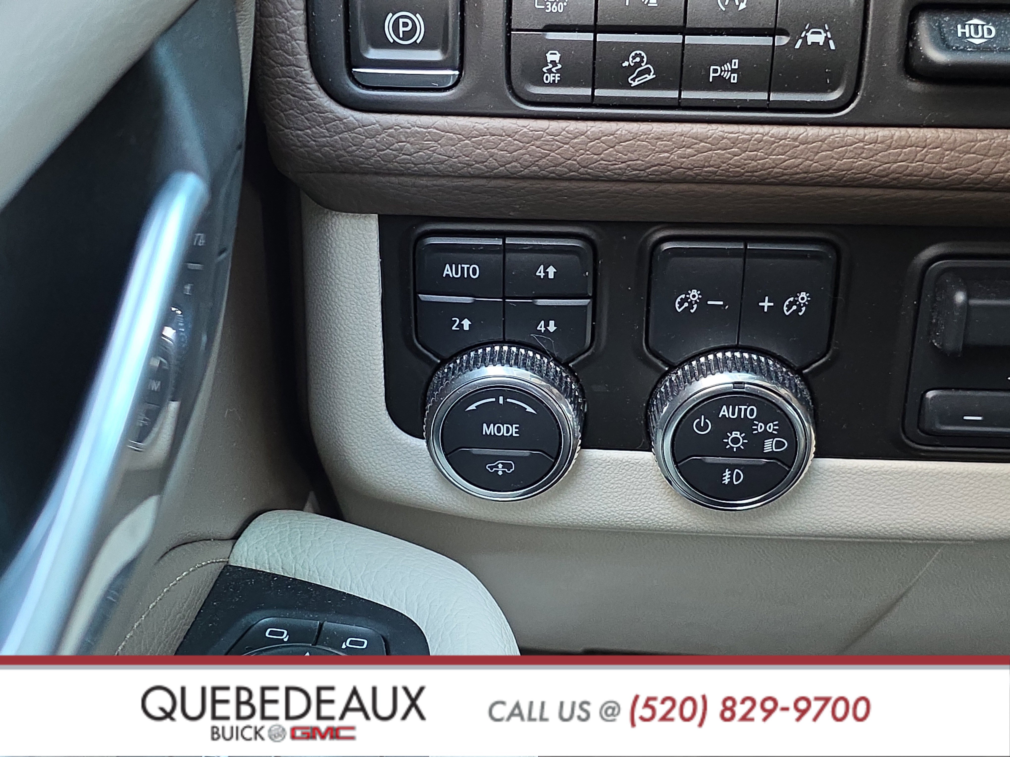 Used 2024 GMC Yukon Denali w/ Denali Reserve Package image 32