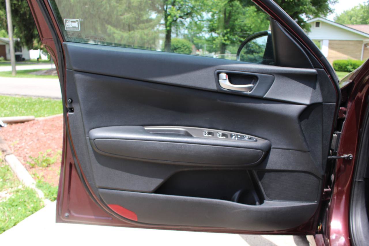 Used 2020 Kia Optima LX FWD image 12