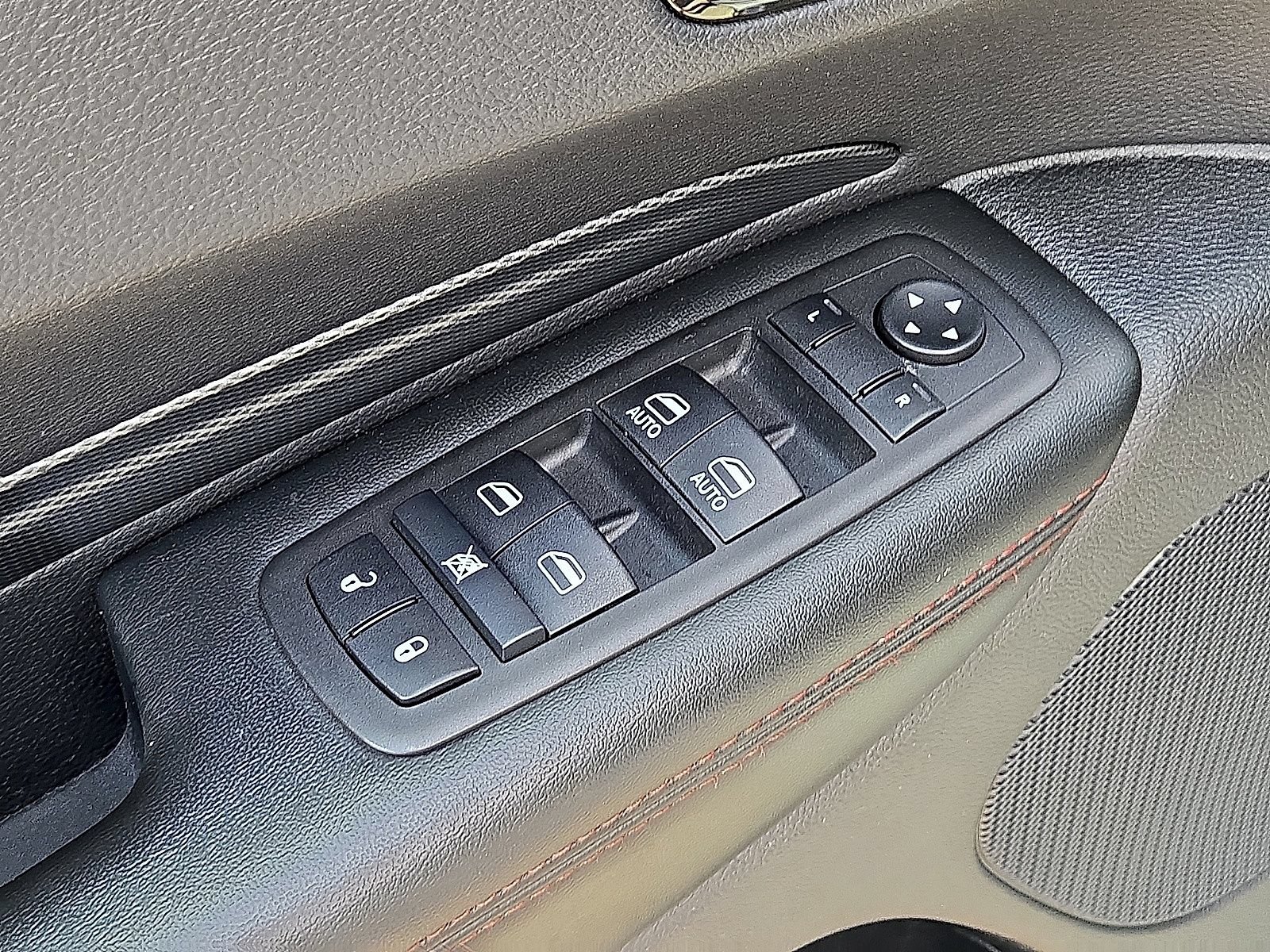 Used 2025 Dodge Durango GT AWD/4WD image 23