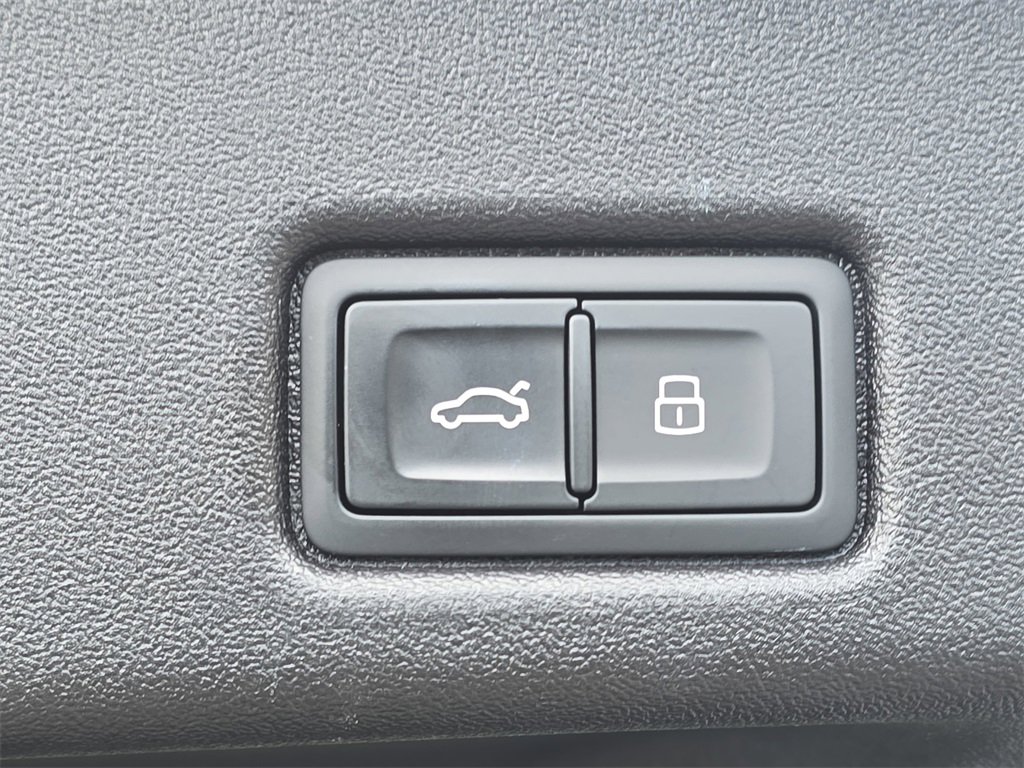 Used 2025 Audi Q5 Prestige image 17