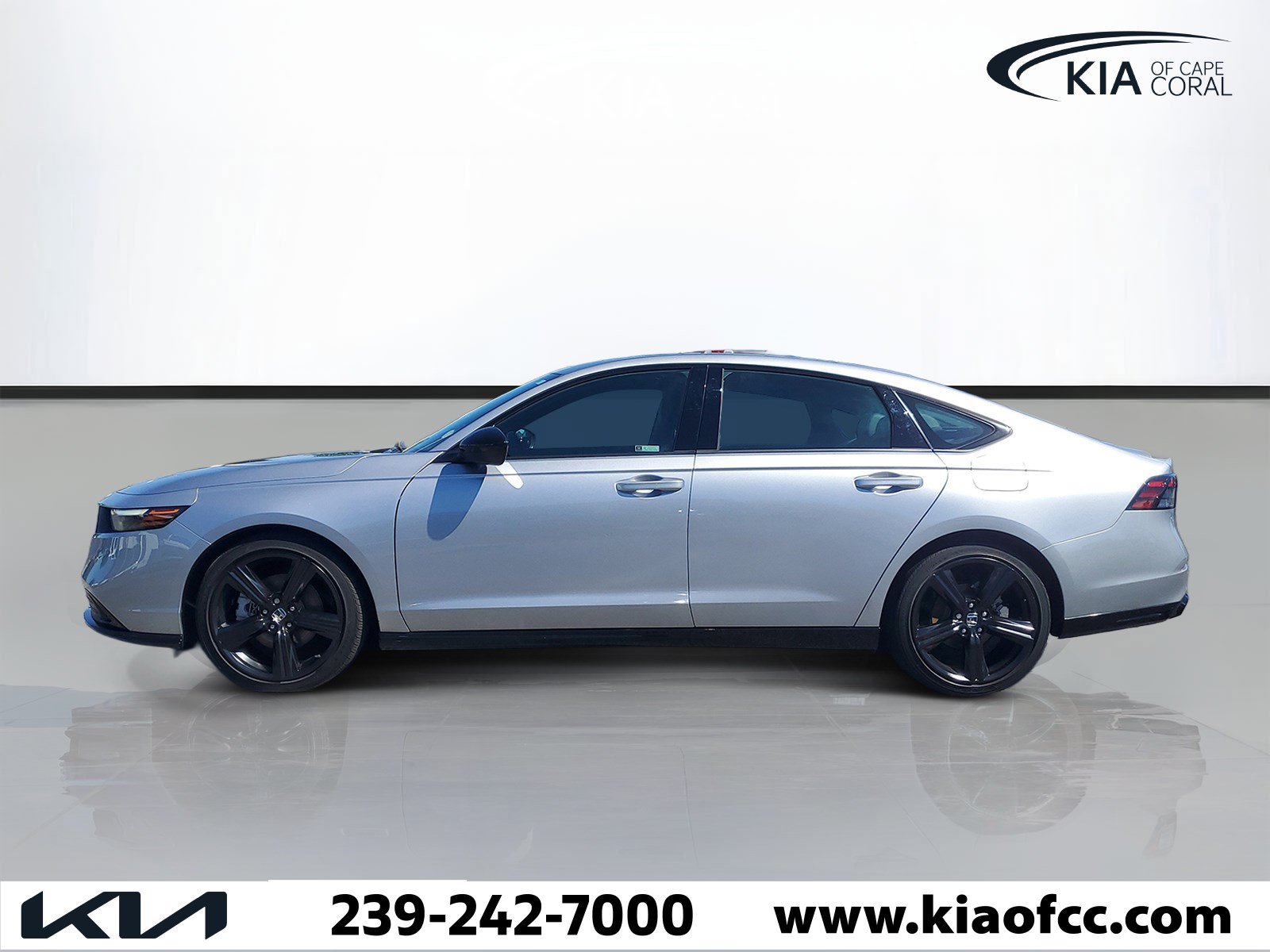 Used 2023 Honda Accord Sport image 4
