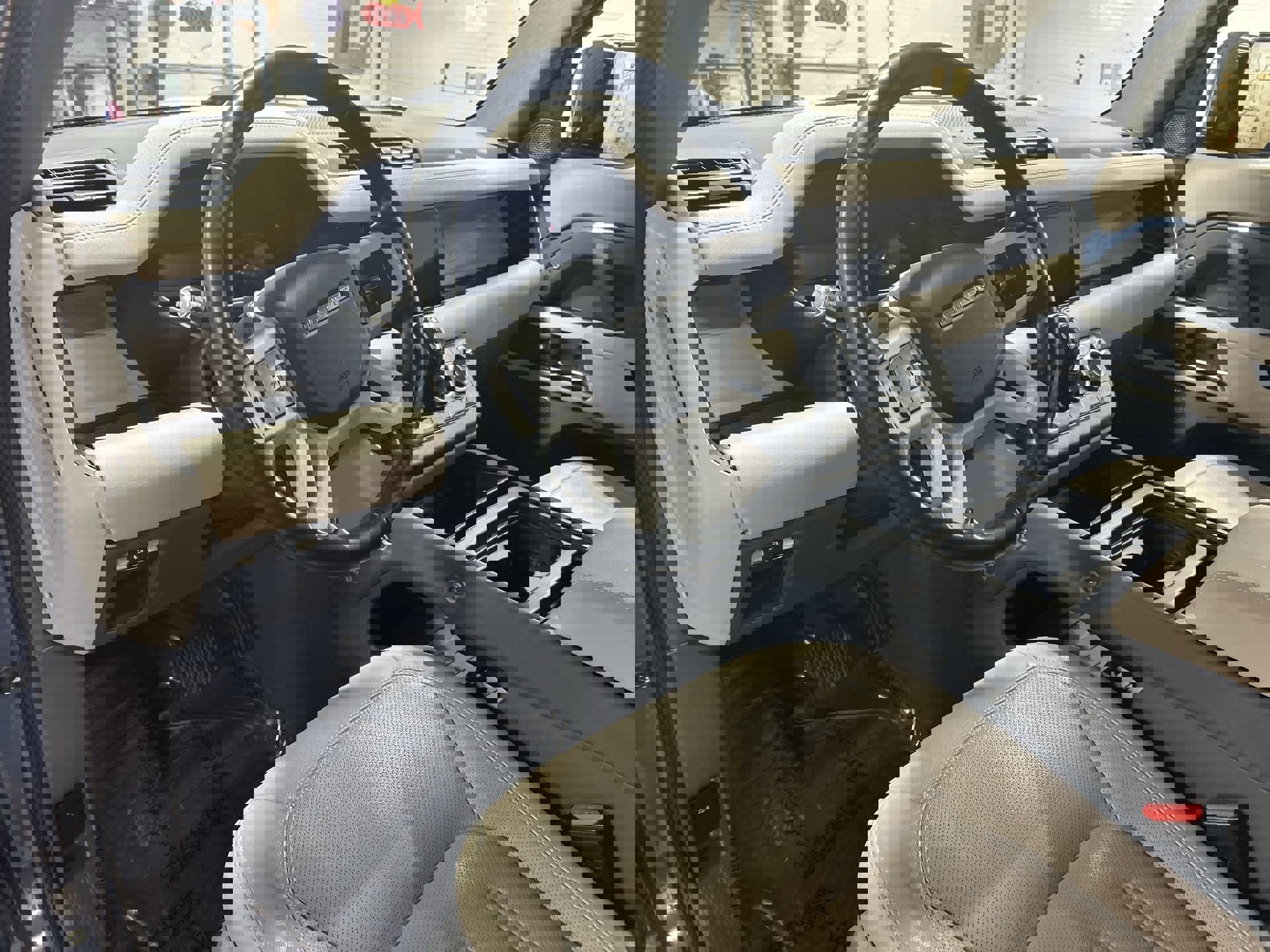 Used 2022 Land Rover Defender 110 S image 12