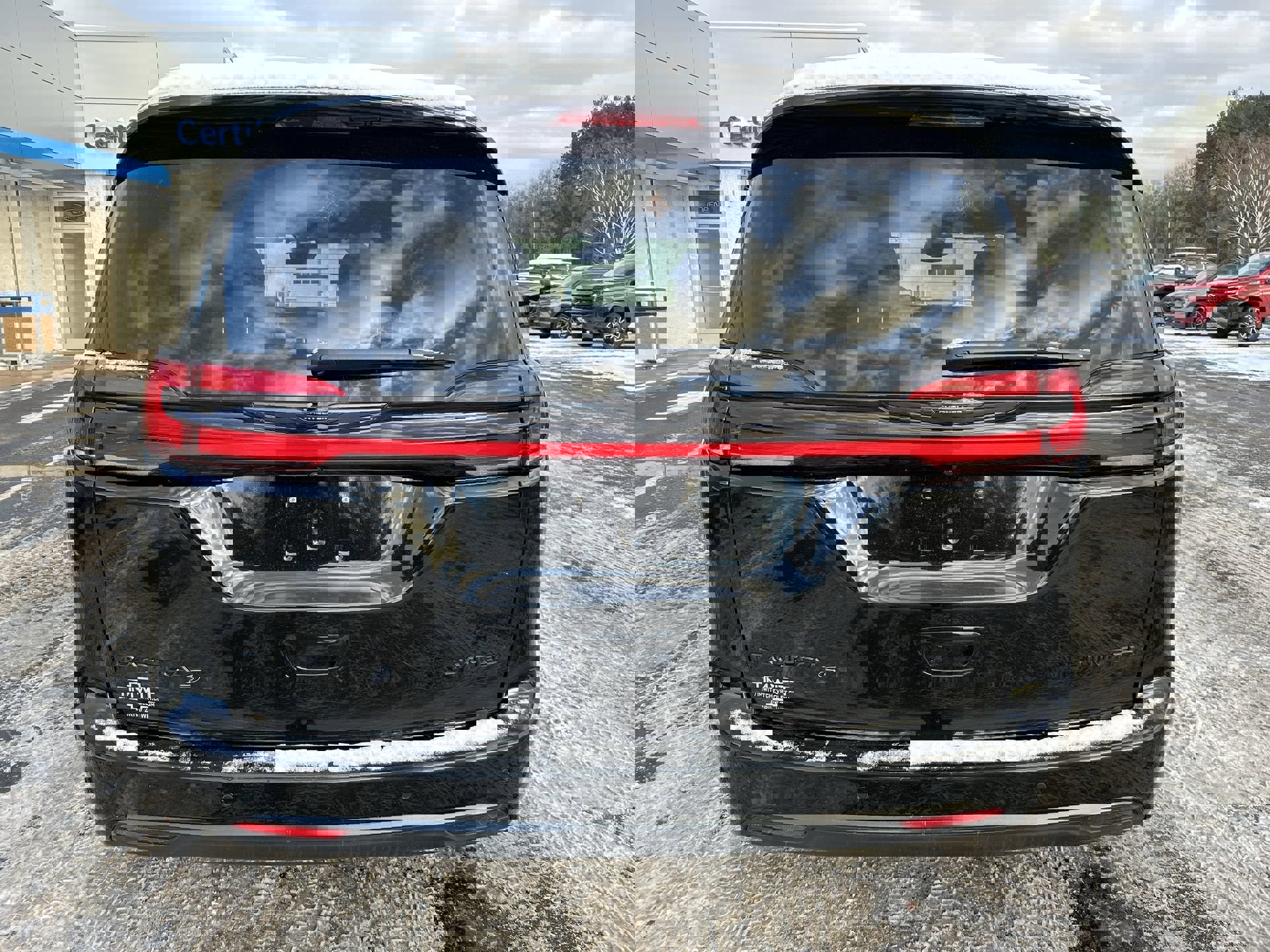 Used 2025 Chrysler Pacifica Limited image 26