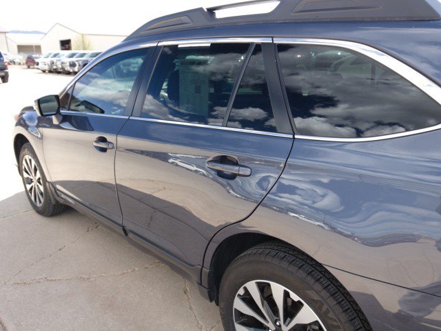Used 2017 Subaru Outback 3.6R Limited AWD/4WD image 8
