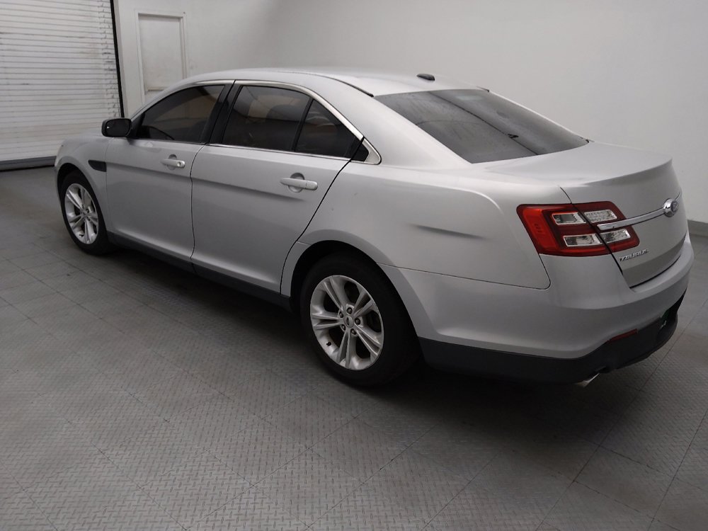 Used 2015 Ford Taurus SE FWD image 3