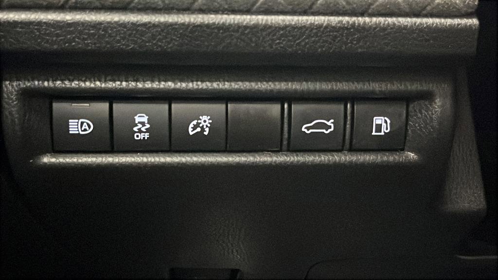 Used 2025 Toyota Camry XLE image 37