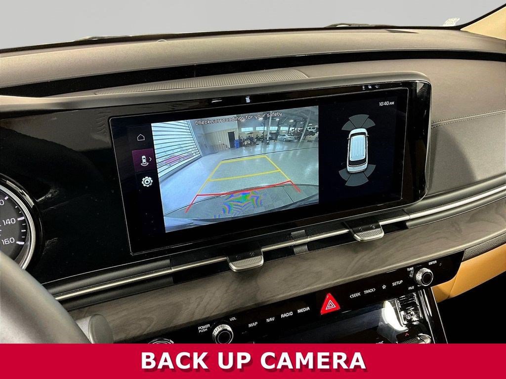 Used 2024 Kia Carnival EX FWD image 13