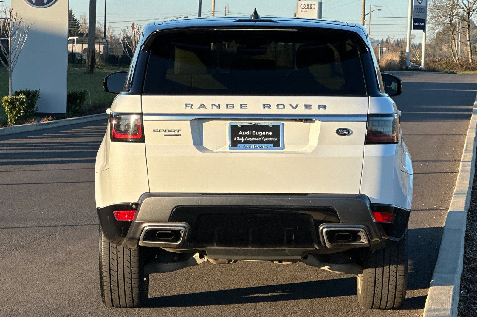 Used 2019 Land Rover Range Rover Sport HSE image 4