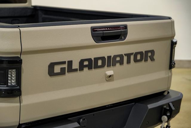 Used 2025 Jeep Gladiator Rubicon w/ Safety Group AWD/4WD image 43