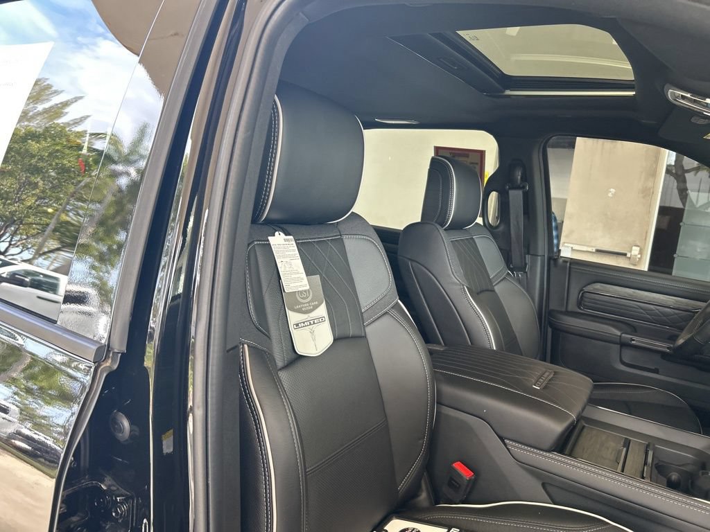 Used 2025 RAM 2500 Limited AWD/4WD image 32