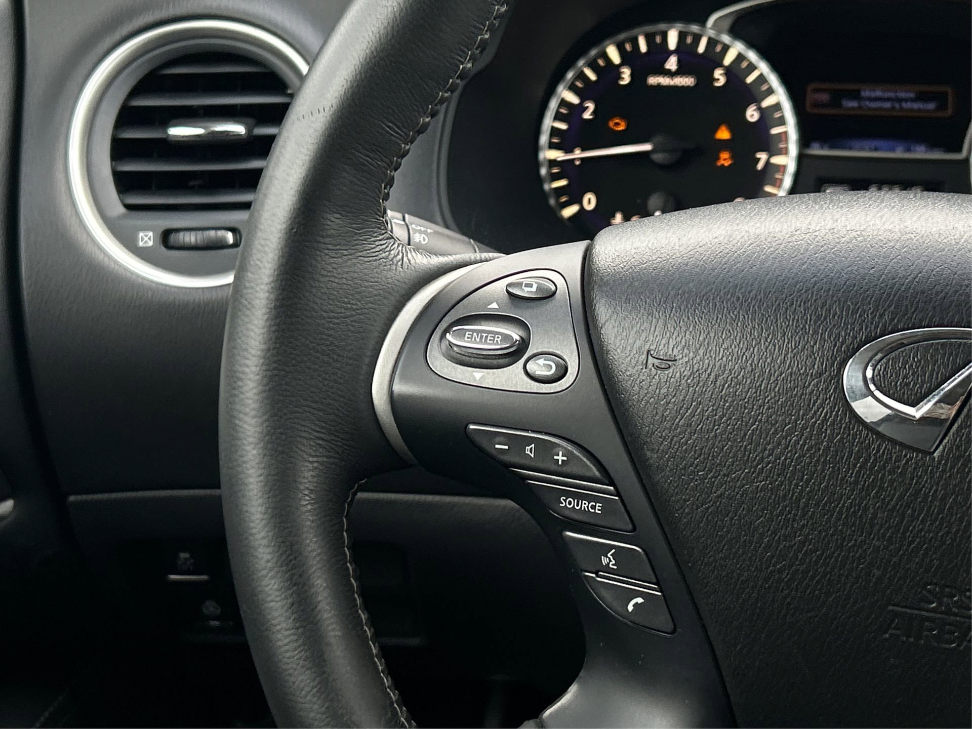 Used 2020 INFINITI QX60 Luxe w/ Essential Package image 32