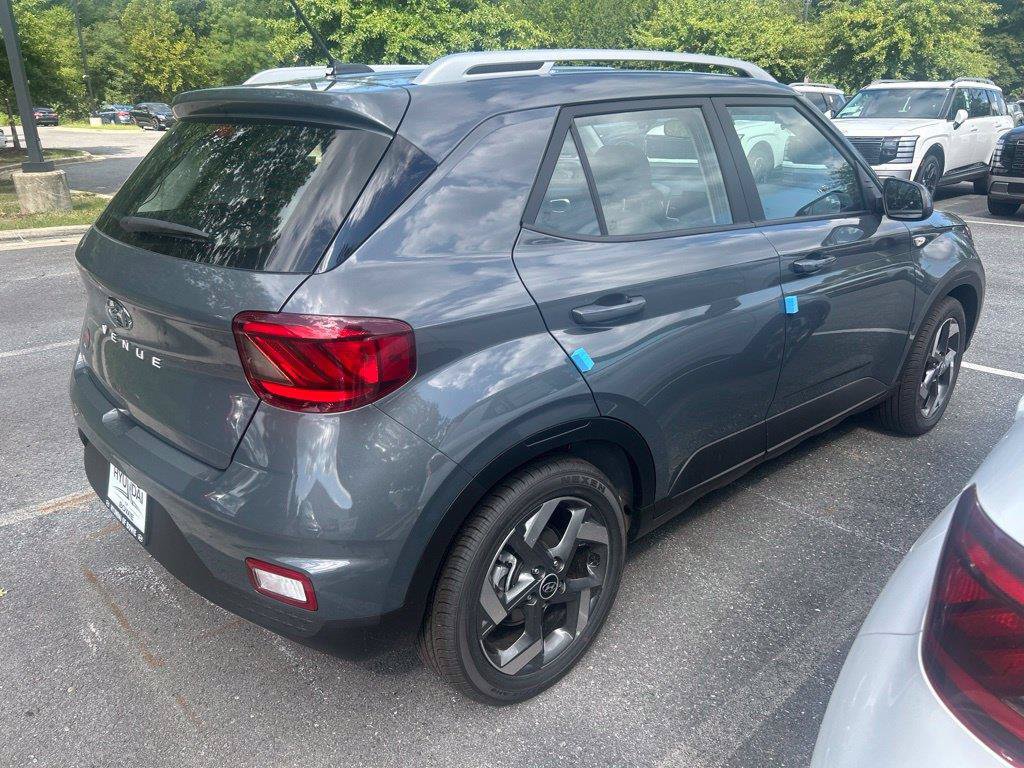 New 2026 Hyundai Venue SEL FWD image 6