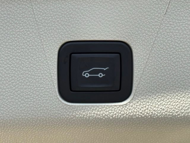 New 2025 Cadillac Escalade Sport Platinum w/ LPO, ONYX Package image 38